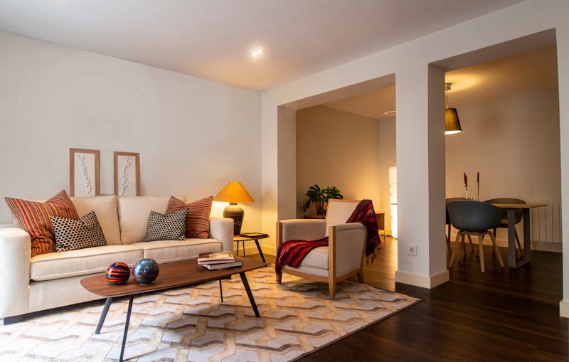 Style industriel adouci par des touches cosy